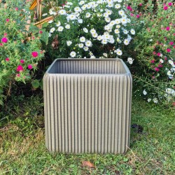 grande jardiniere carree terrasse jardin couleur gris